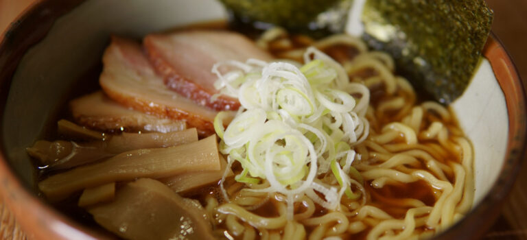 ヤオコーブランドの生麺とスープ