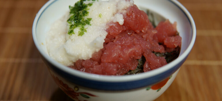 まぐろ切り落とし山かけ丼