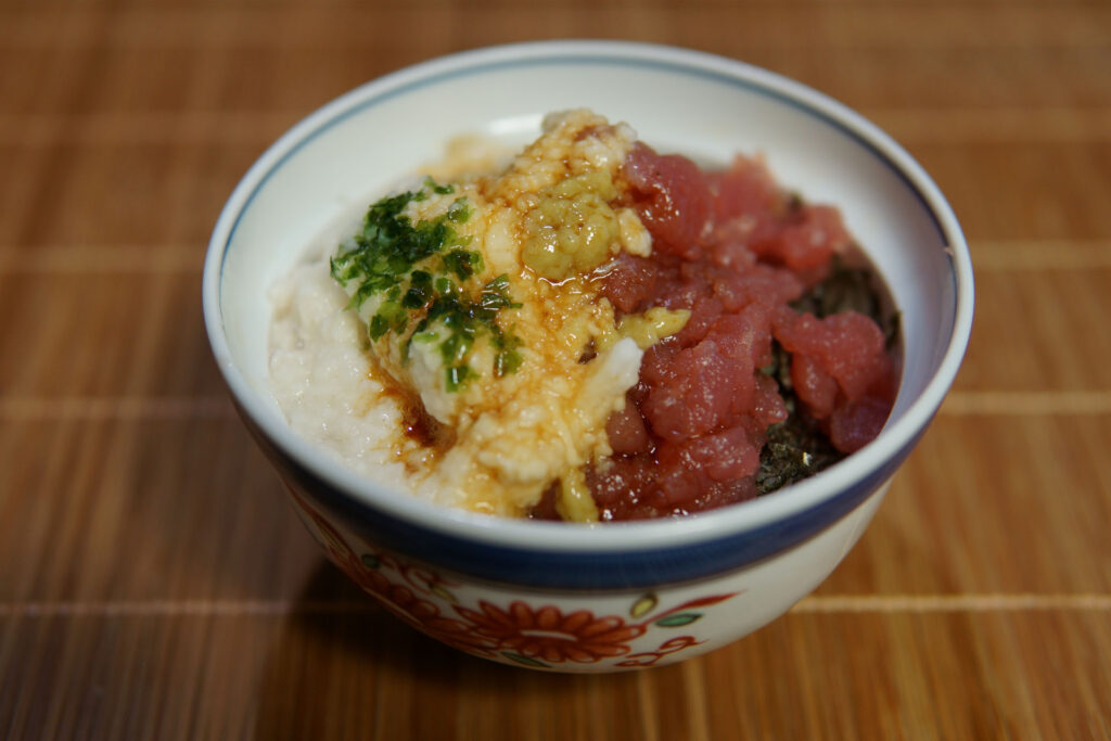 まぐろ切り落とし山かけ丼