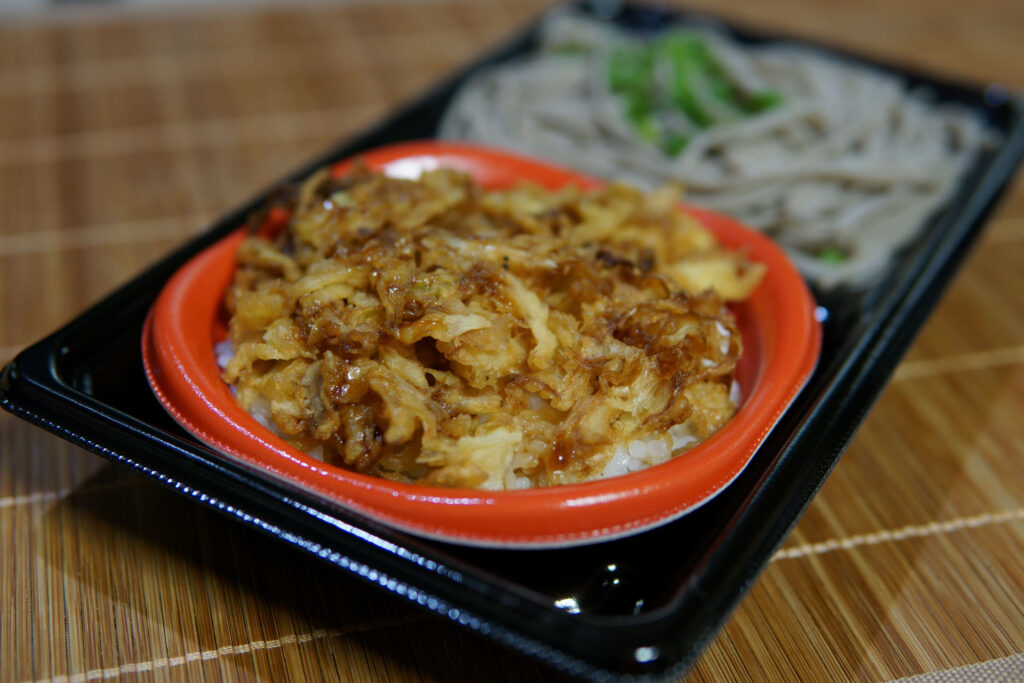 信州そばと白海老と桜海老の摘み揚げ天丼