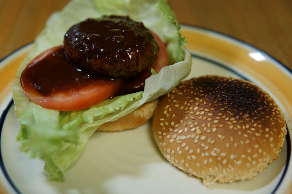 チーズ入りハンバーグ