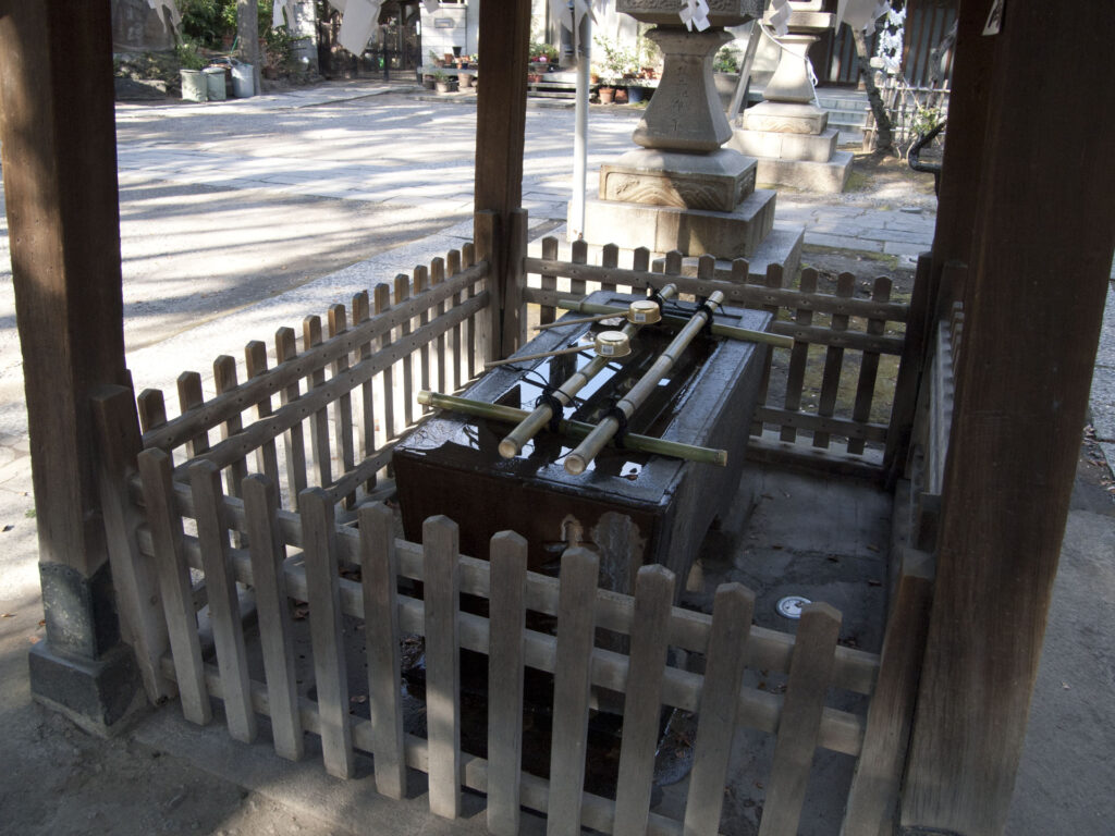 仲町氷川神社 手水舎