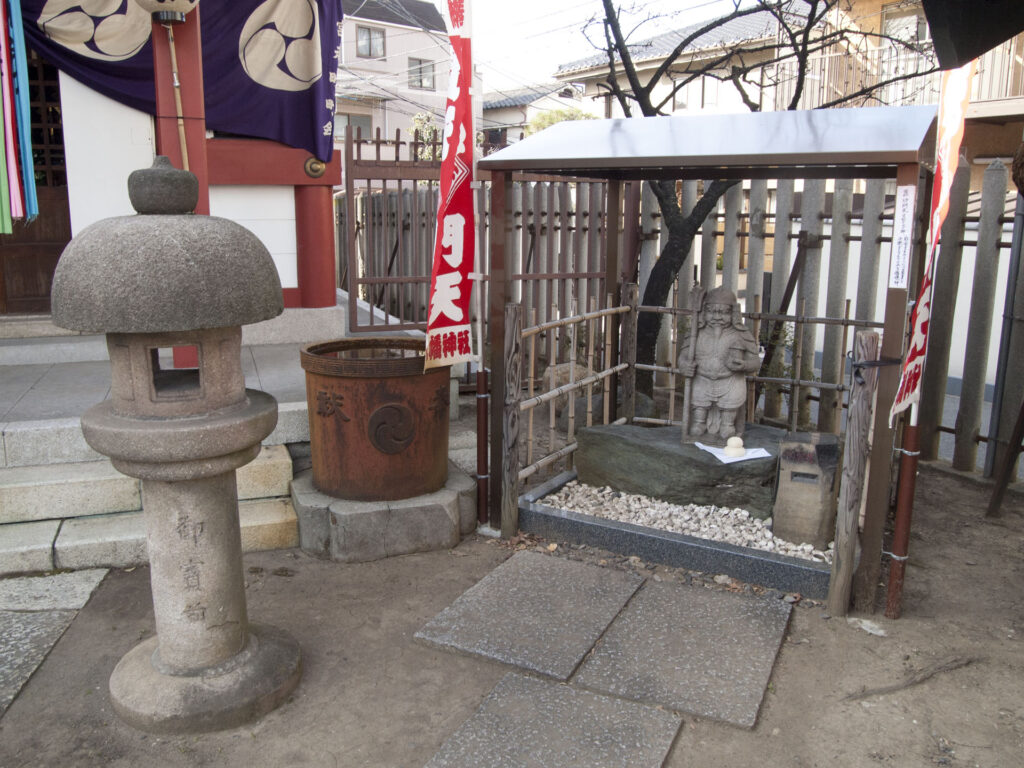八幡神社 毘沙門天