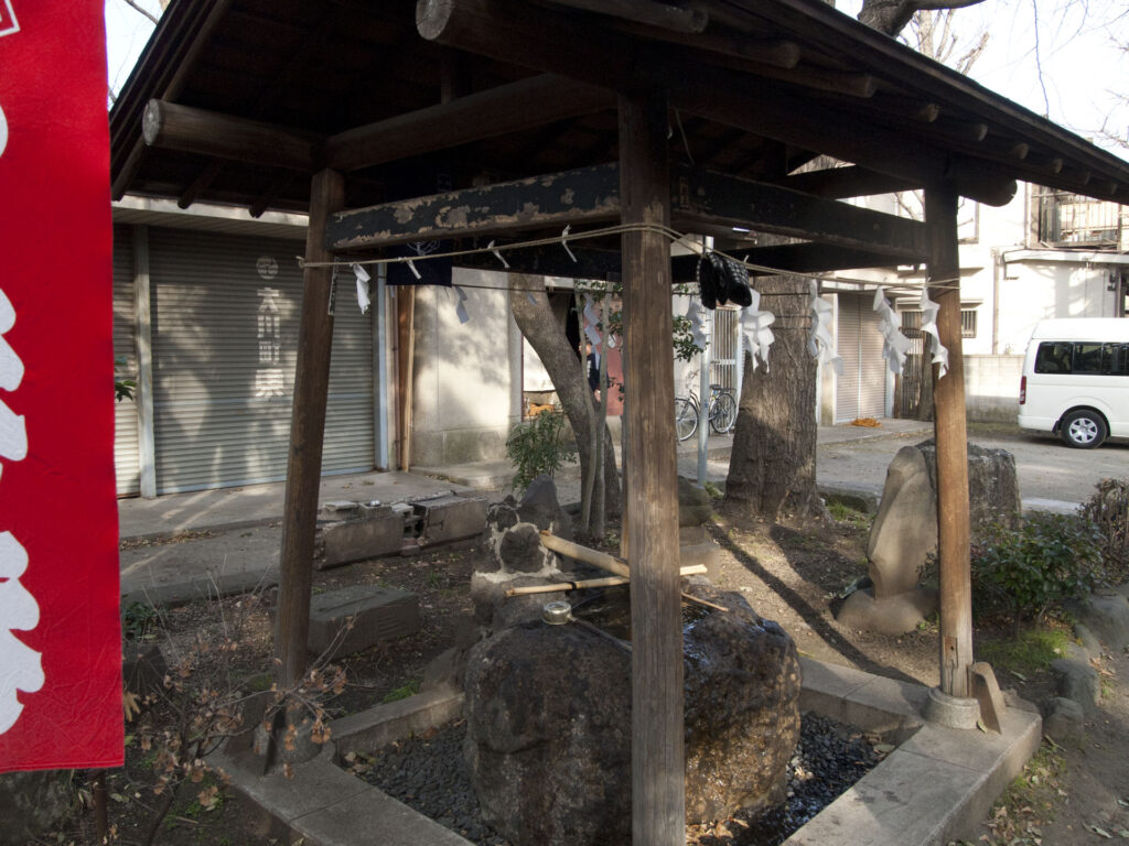 大川町氷川神社 手水舎
