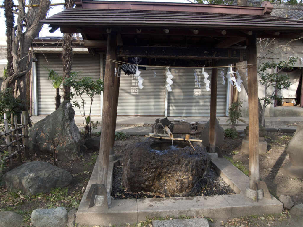 大川町氷川神社 手水舎