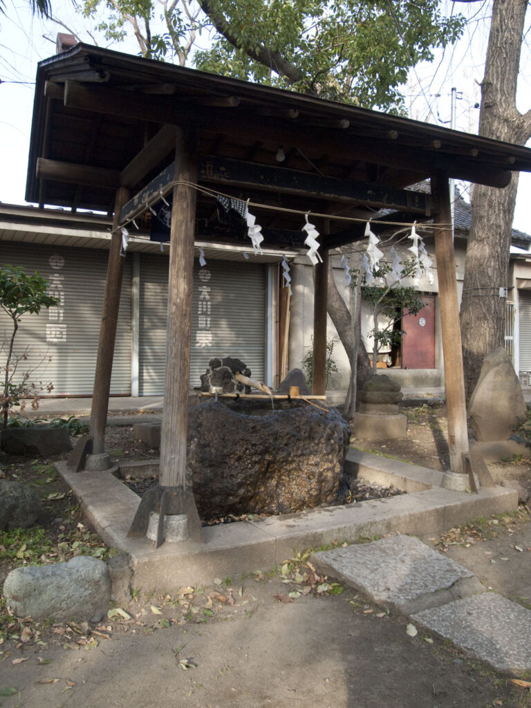 大川町氷川神社 手水舎