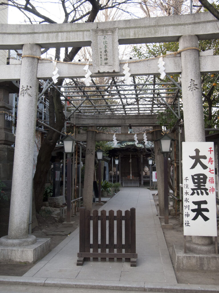 千住本氷川神社 鳥居