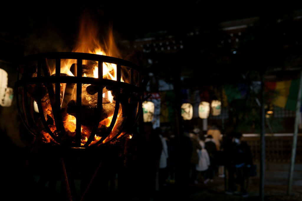 東漸寺 初詣（かがり火）
