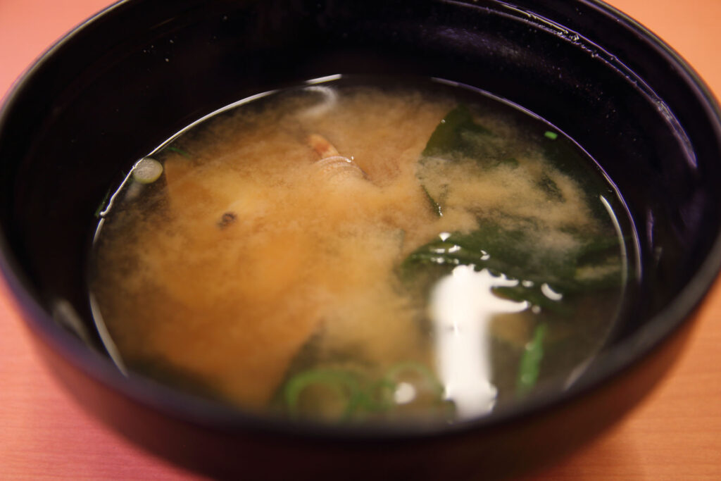 かつお香る あさりの味噌汁